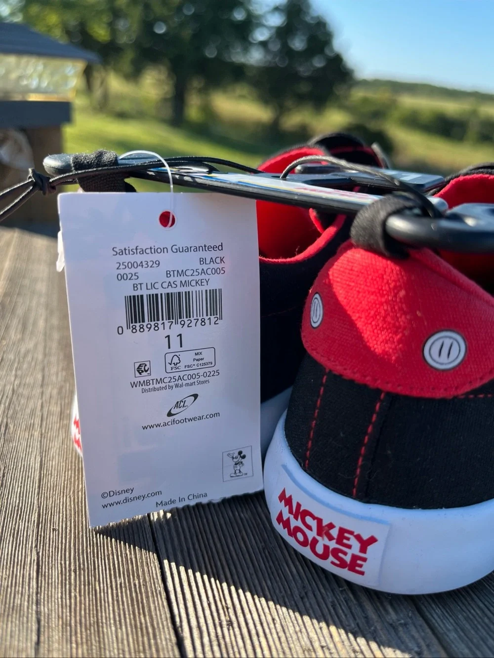 Disney Mickey Mouse & Friends Kids Tennis Shoes Size 11 NWT hook & loop fastener